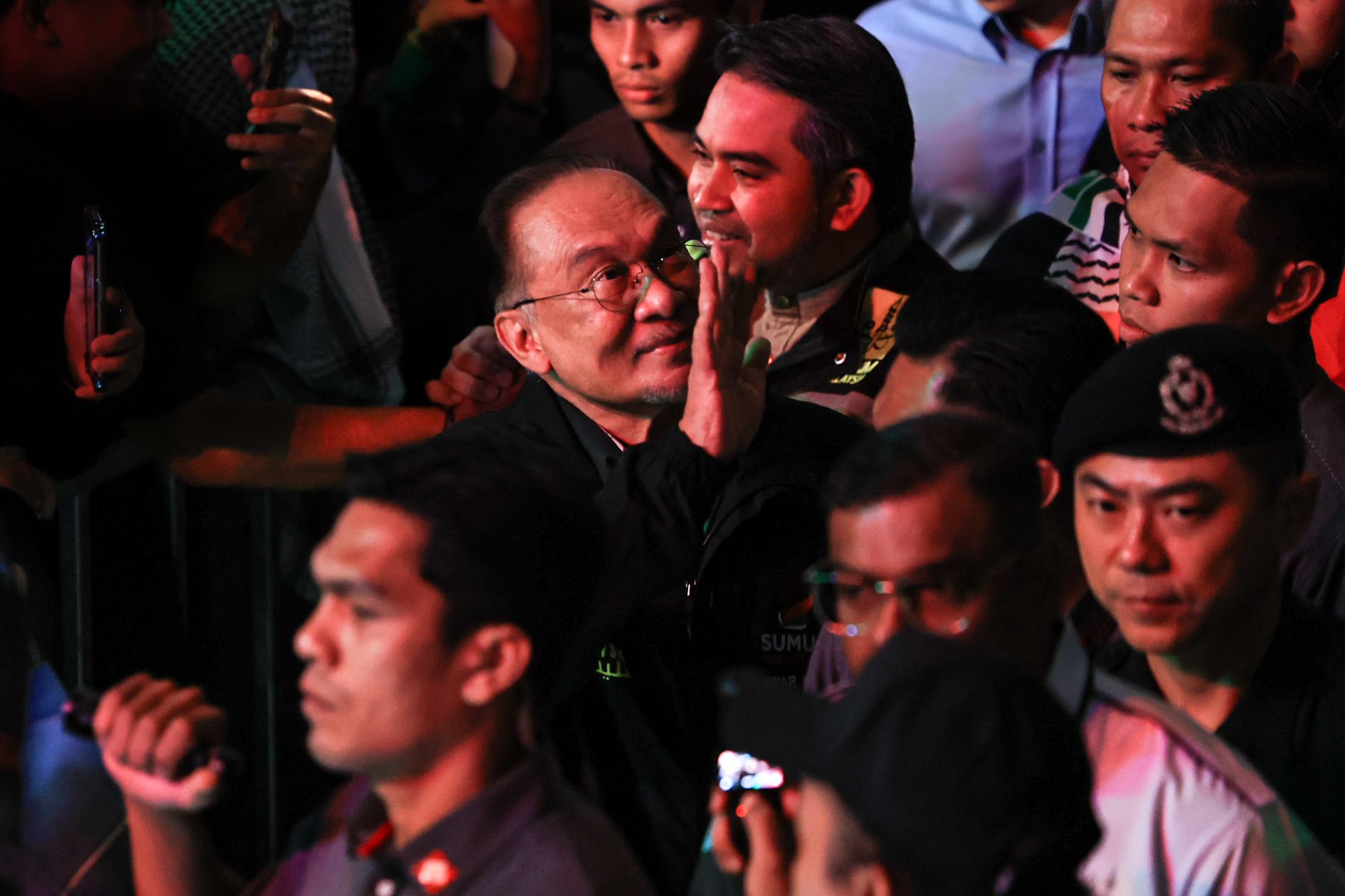 560002348_1256377499858923_5846835296386639282_n