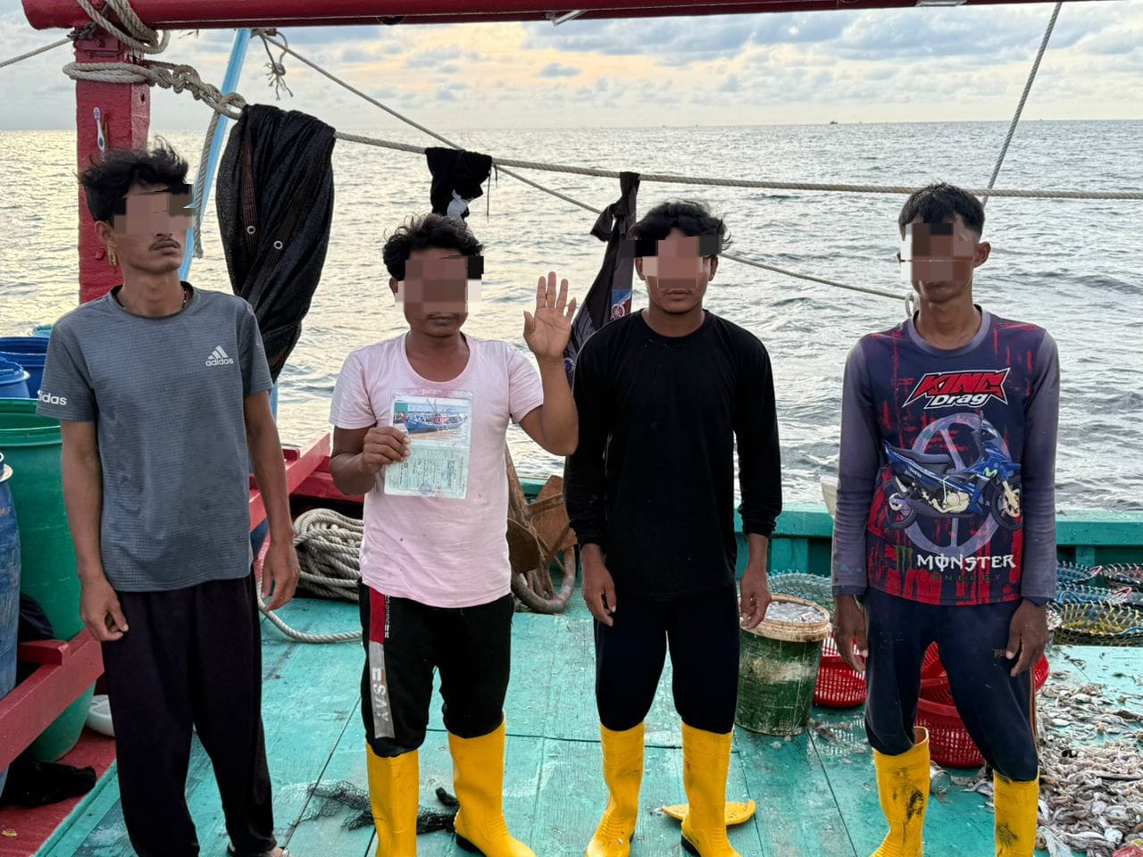 Vesel langgar syarat lesen, kru asing ditahan