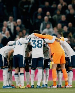 Tottenham Hotspur team huddle