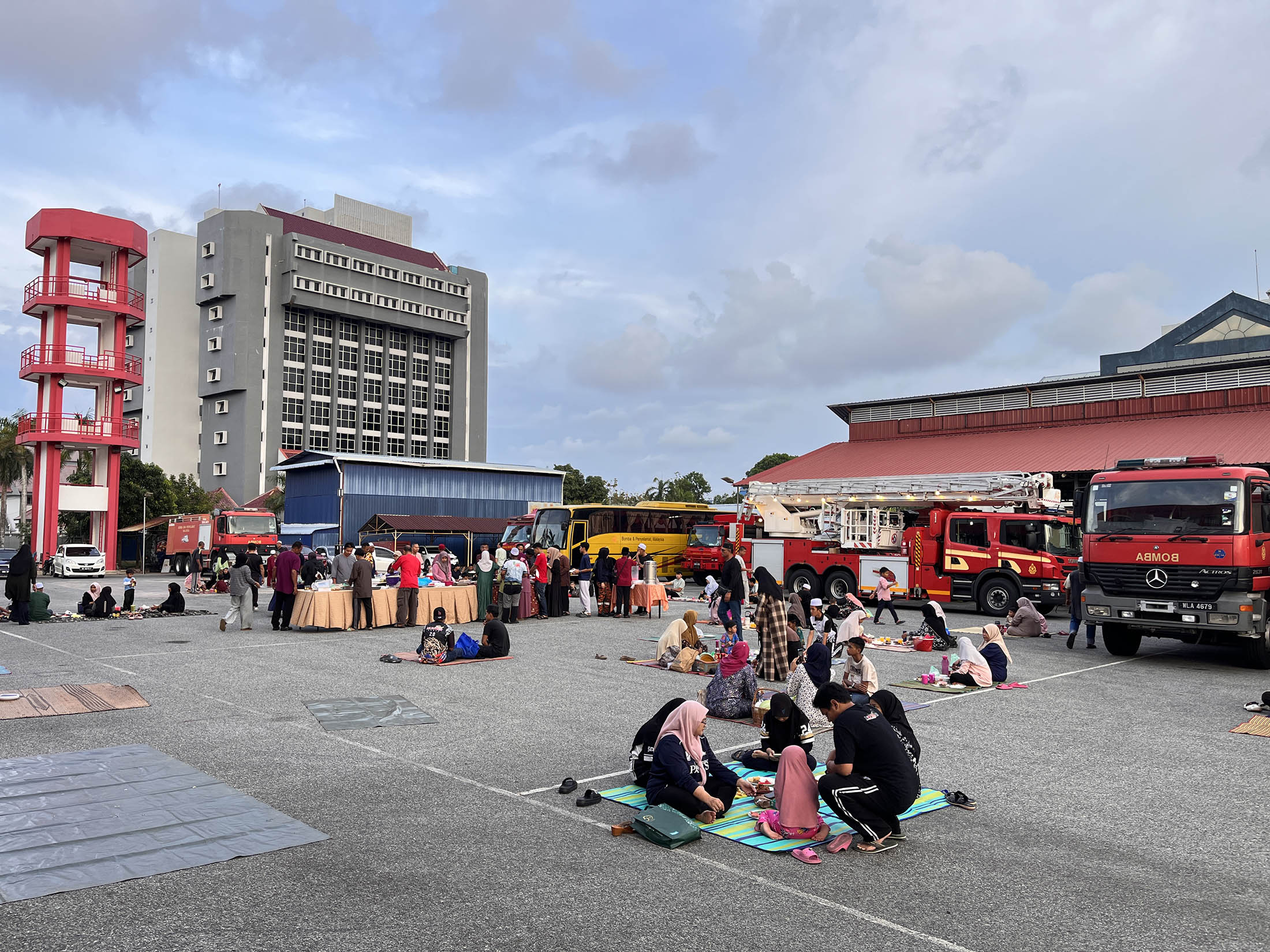 Balai Bomba Penyelamat Kuala Terengganu - Iftar Ramadan 1447H 2026 -003