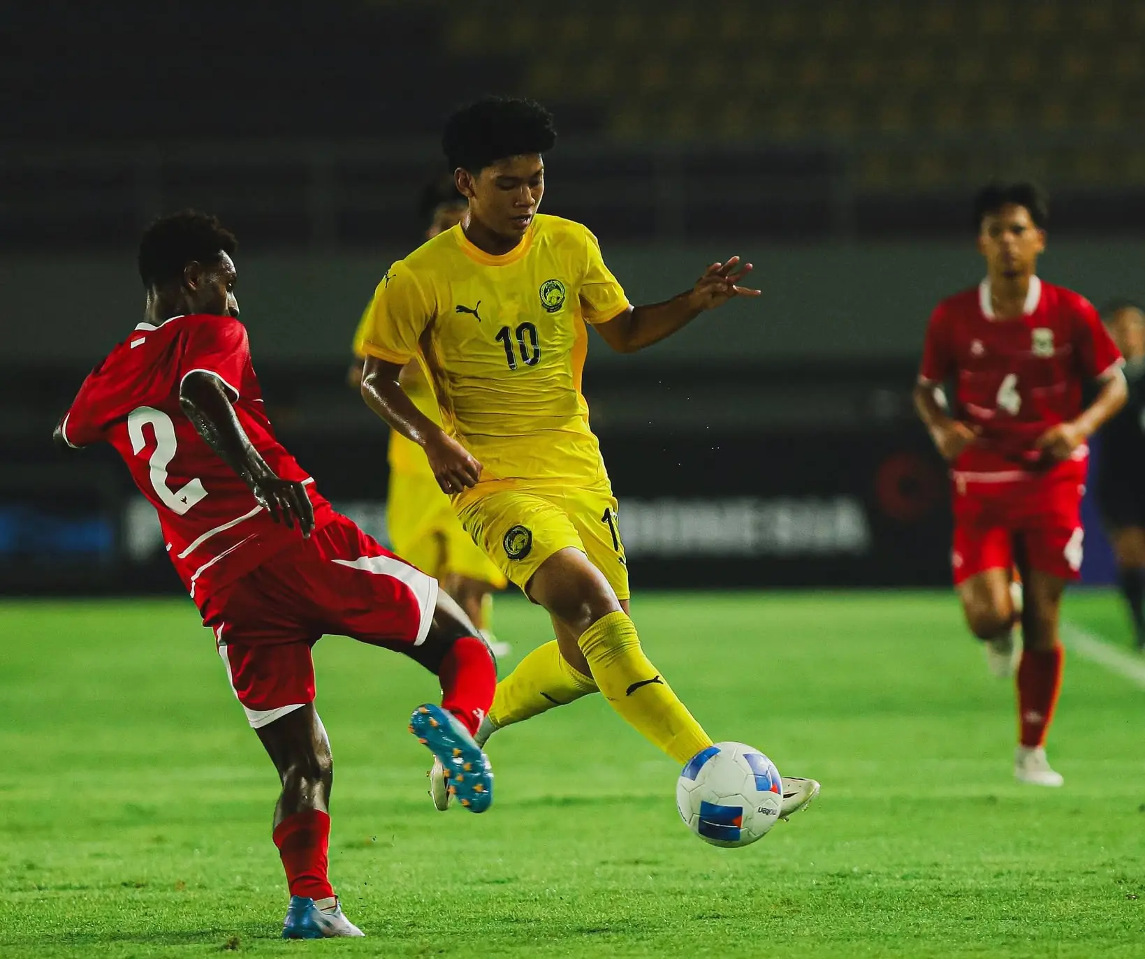 malaysia b-16 bola