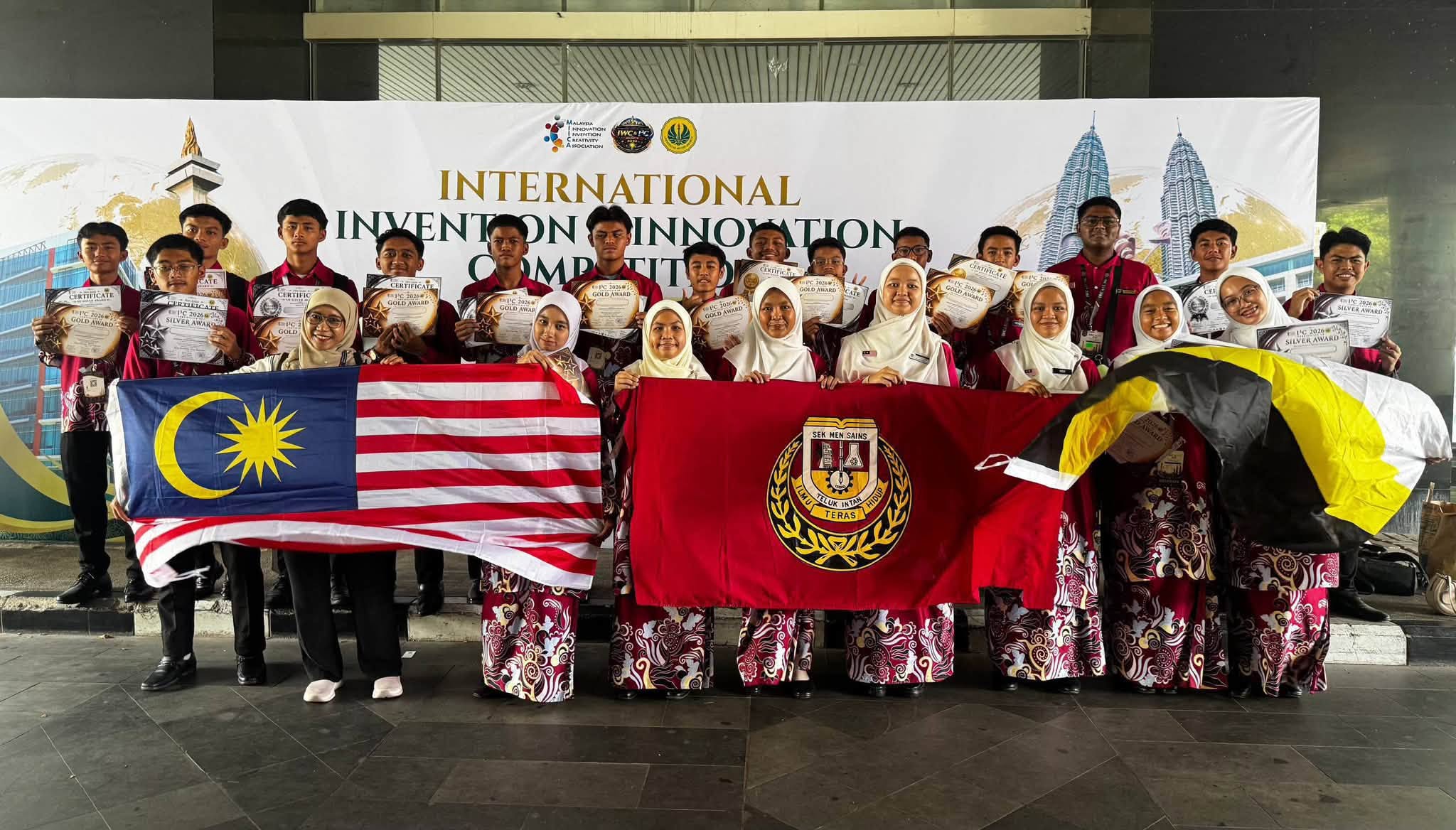 semesti teluk intan